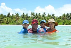 Punta Cana: Catamaran Party Cruise with Open Bar and Snacks