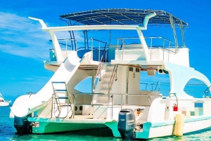 Catamaran party Boat con open bar y snorkeling en punta cana