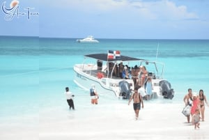 Katamaran Tour zur Insel Saona mit tropischem Mittagsbuffet