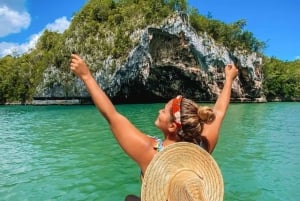 Descubre el Parque Nacional de Los Haitises con un delicioso almuerzo