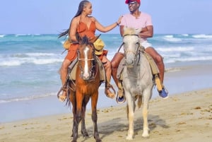 Descobre os trilhos de Punta Cana num passeio a cavalo