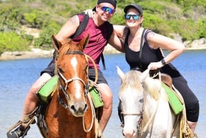 Descobre os trilhos de Punta Cana num passeio a cavalo