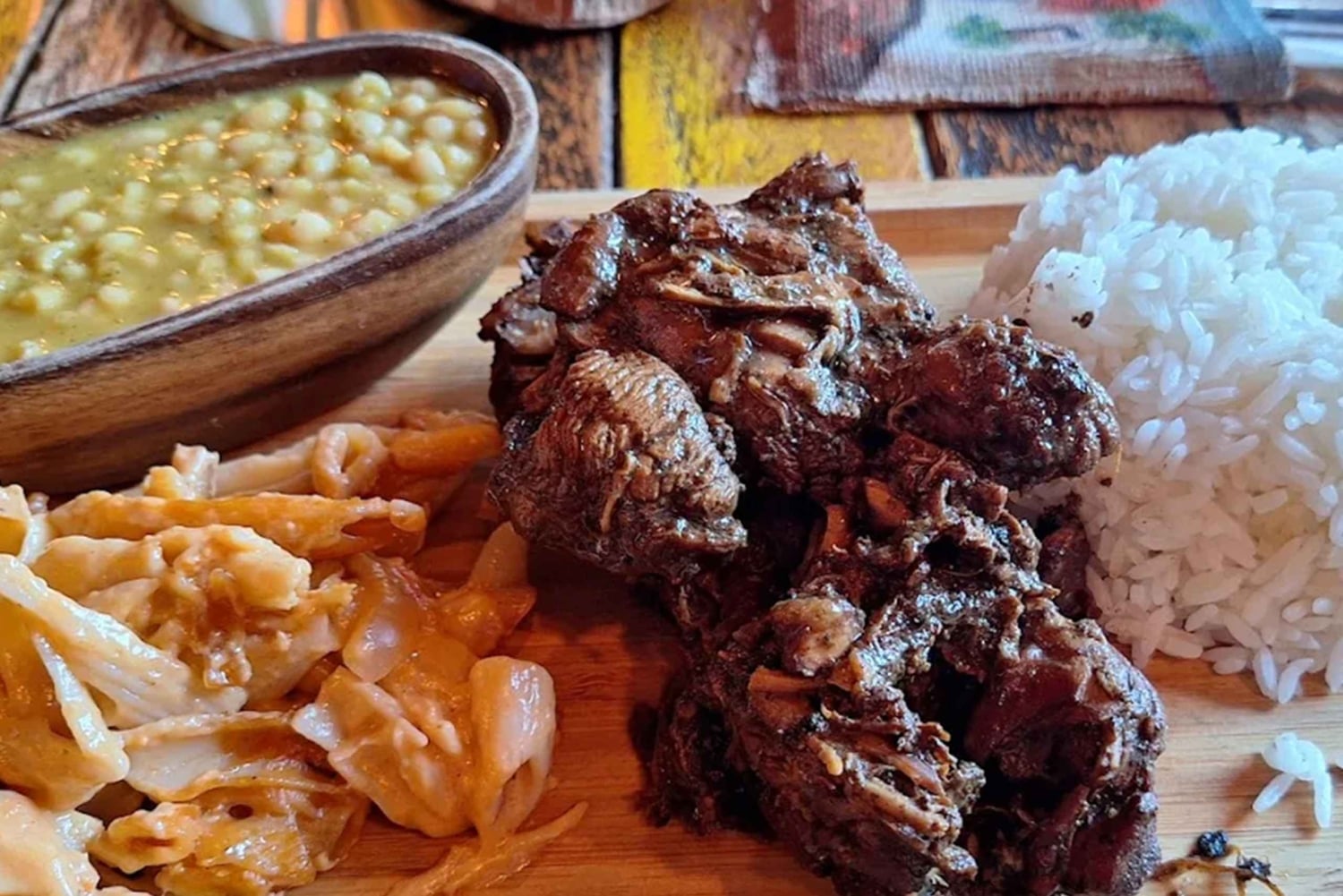 Experiencia de comida, ron y cata de cerveza dominicana