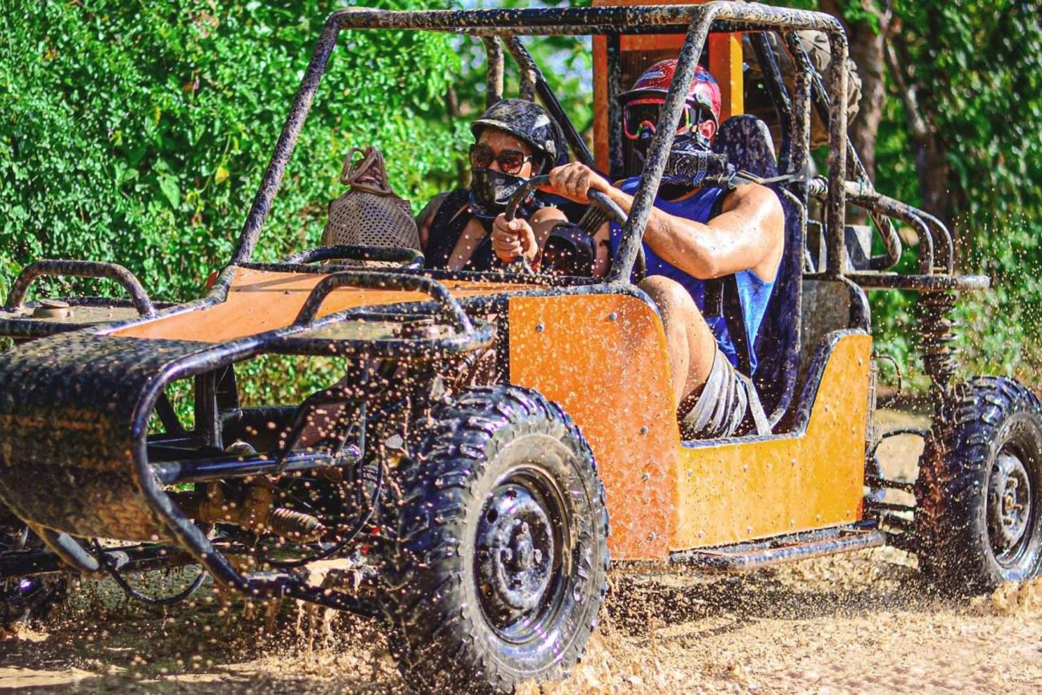 Experiencia en Buggies: Playa, Cenote y Campo de Macao