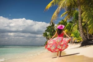 Punta Canasta: Katamaraanikierros Saona-saarelle, vapaa baari ja buffet