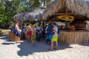 Desde Punta Cana: tour de esnórquel en Catalina y Altos de Chavón