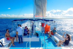 From Punta Cana: Catalina Snorkeling & Altos de Chavon Tour