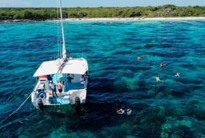 From Punta Cana: Catalina Snorkeling & Altos de Chavon Tour
