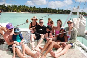 Ab Punta Cana: Ganztagestour zur Isla Saona mit Mittagsbuffet