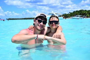 From Punta Cana: Isla Saona Trip with Lunch & Drinks