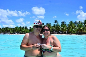 From Punta Cana: Isla Saona Trip with Lunch & Drinks