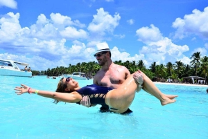 From Punta Cana: Isla Saona Trip with Lunch & Drinks