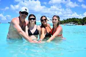 From Punta Cana: Isla Saona Trip with Lunch & Drinks