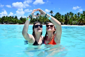From Punta Cana: Isla Saona Trip with Lunch & Drinks