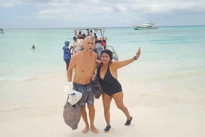 From Punta Cana: Isla Saona Trip with Lunch & Drinks