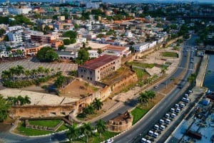 Depuis Punta Cana : Visite d'une jounée de Santo Domingo avec déjeuner