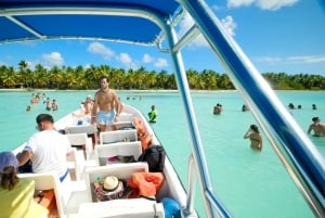 Punta Canasta: Saona Island Catamaran Tour w/ Buffet Lunch