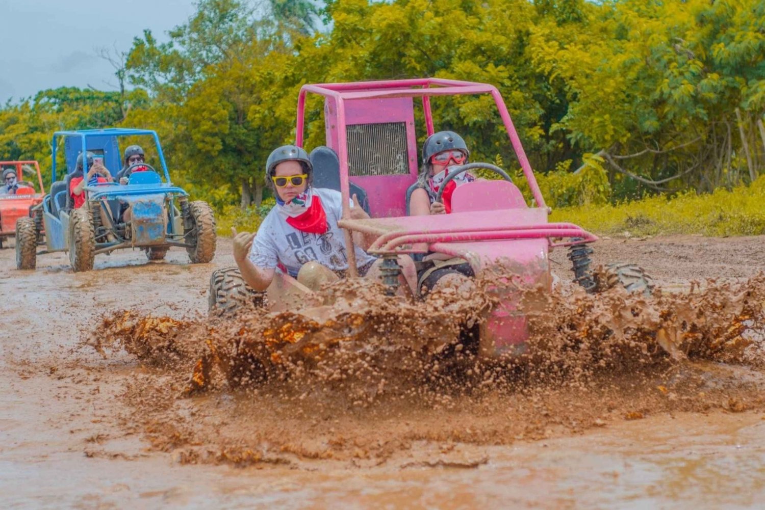 Excursión guiada en Buggy por la playa y el cenote de Macao con traslados