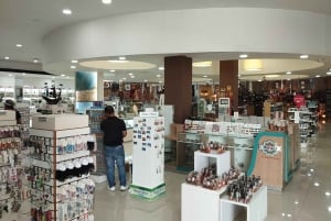 Guidet shoppingtur i BellaMare Souvenirs Mall