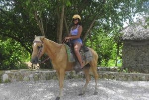 Randonnée à cheval sur la plage de Macao Découvrez le paradis à dos de cheval