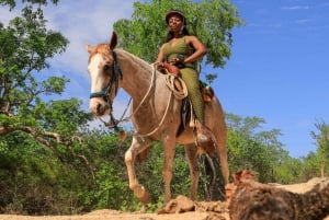 Jarabacoa: Ratsastusta Salto Baiguate -vesiputoukselle