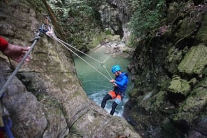 Jarabacoa: canyoning en abseilen in de Jimenoa-rivier