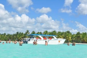 Juan Dolio: Saona Island Full-Day Tour with Catamaran Ride