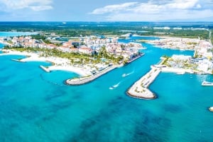 Juanillo Beach by Scape Park VIP Beach Club ja Hoyo Azul