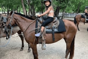 La Romana: Horseback & Ranch Tour with Picnic