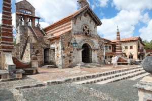 La Romana: Maravillas Caves, Altos de Chavon & Cigar Tour