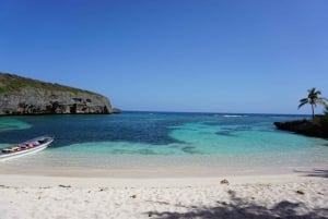 Las Galeras: Playa Madama Guided Hike with Beach Time