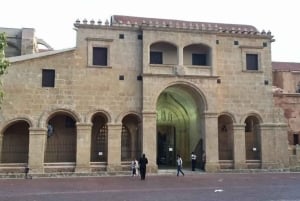 ラスガレラス：プライベートなプラヤ・フロントン＆プラヤ・マダムのボートツアーをご案内します