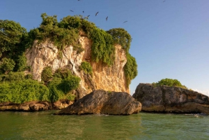 Nationalparken Los Haitises + vattenfallet Yanigua + berget Redonda