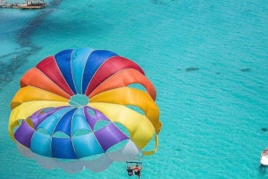 Parasailing boven de stranden van Punta Cana