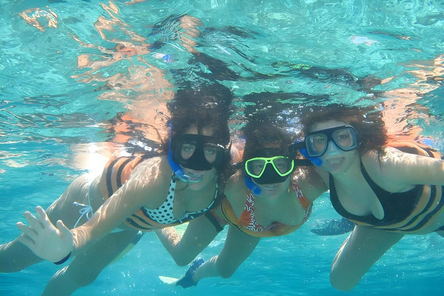 Escursione in catamarano con snorkeling, barbecue e musica