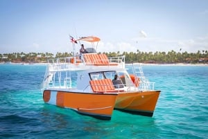 Escursione in catamarano con snorkeling, barbecue e musica