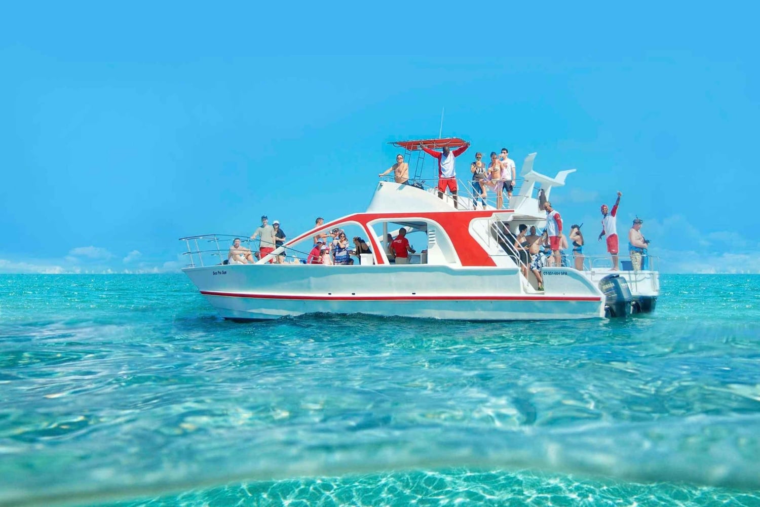 Party Boat in Punta Cana/Free Drinks and transportation inc