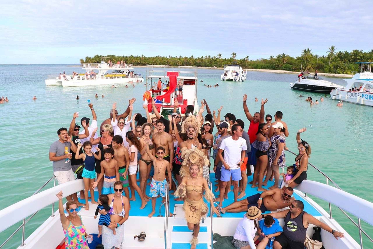 Party Boat in Punta Cana/Free Drinks and transportation inc