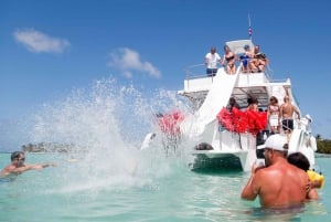 Barco de festa em Punta Cana/Bebidas grátis e transporte inc