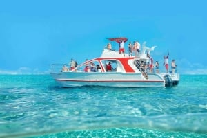 Party Boat in Punta Cana/Free Drinks and transportation inc