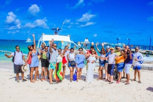 Party Boat in Punta Cana/Free Drinks and transportation inc