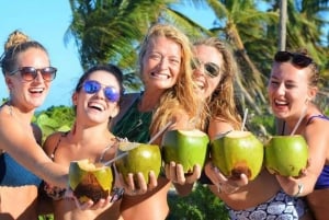 Äventyr med festkatamaran: Snorkling och skoj i Bavaro Beach!