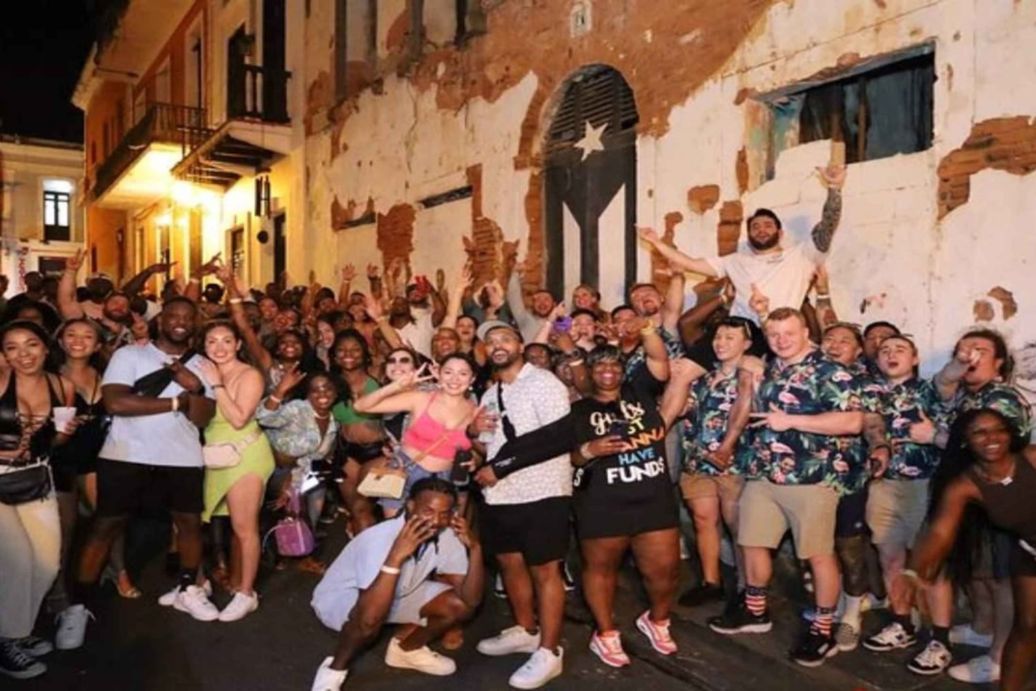 Частный тур: ночная жизнь Баваро с напитками и гидом