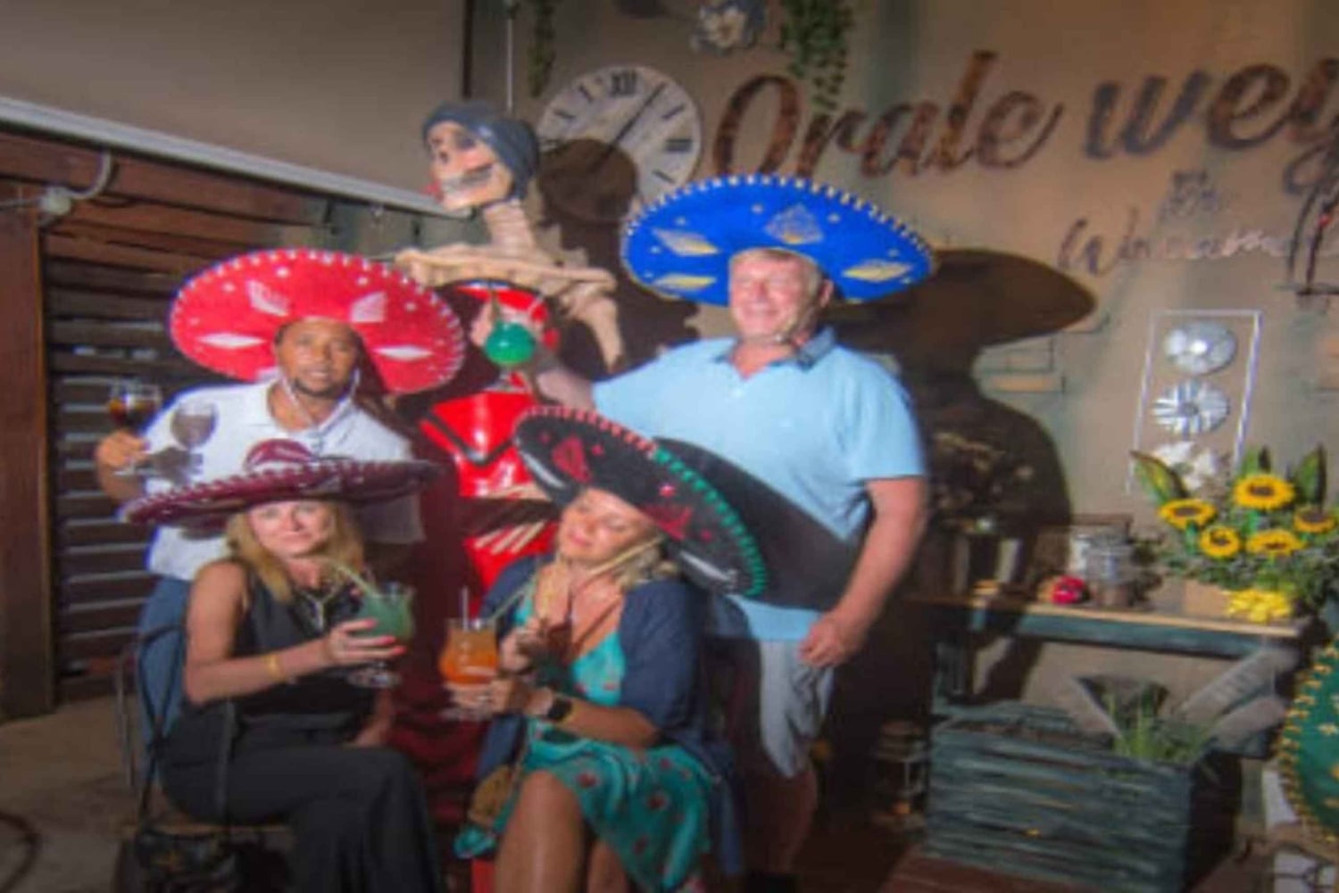 Частный тур: ночная жизнь Баваро с напитками и гидом