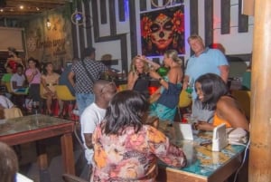 Частный тур: ночная жизнь Баваро с напитками и гидом