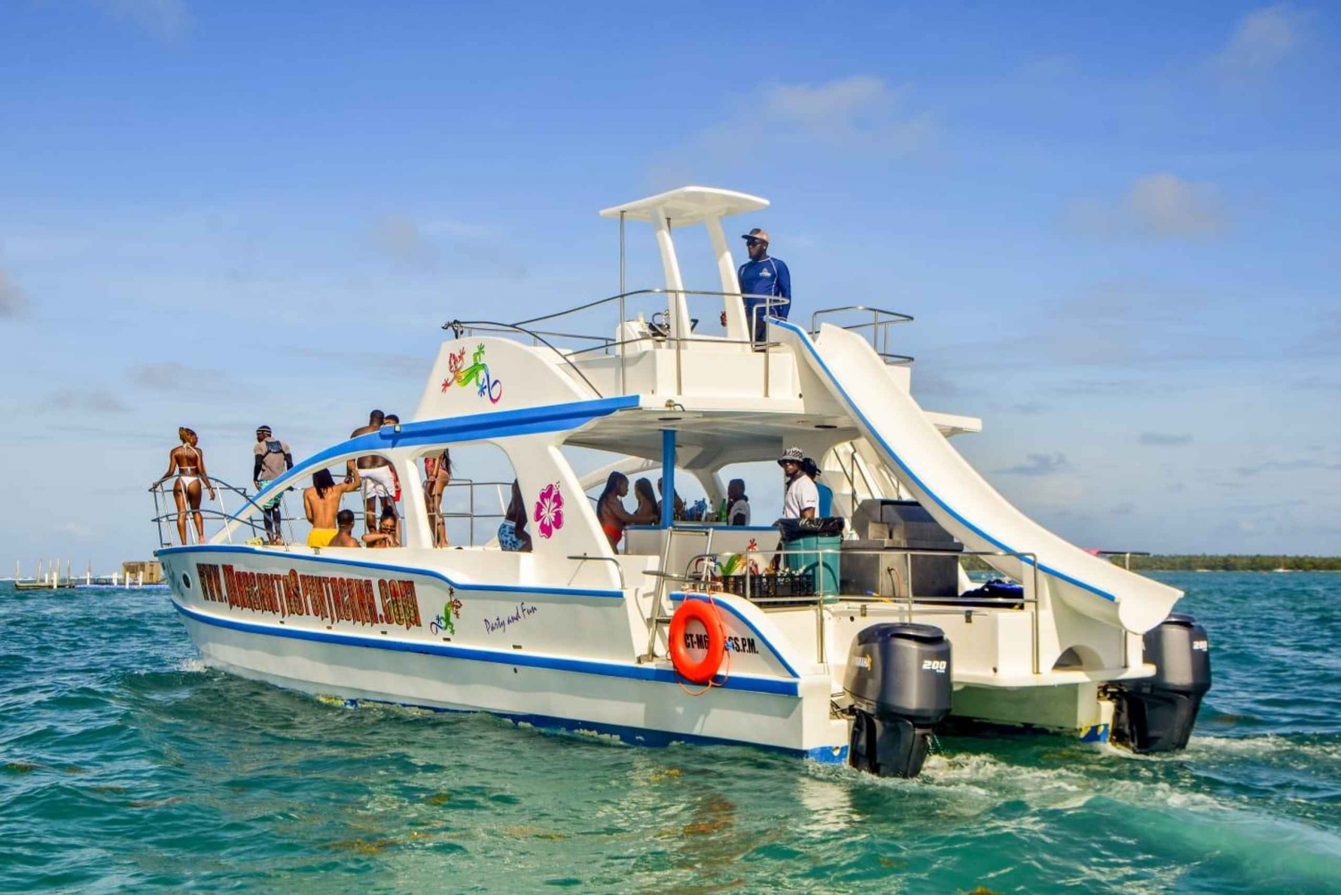 Tour particular de catamarã em Punta Cana: Party Boat+Snorkeling