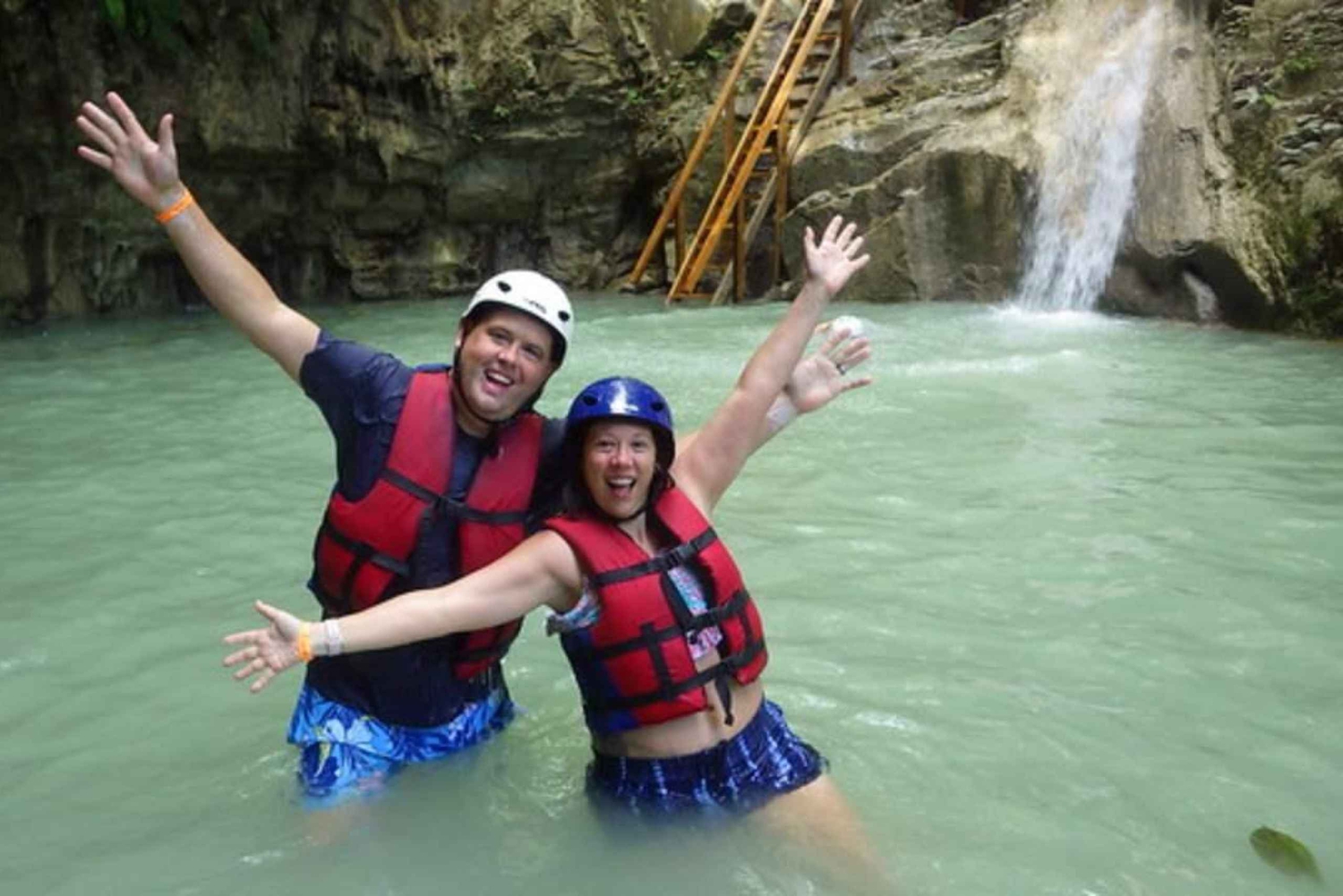 Privado: Caminhada e almoço nas Cataratas de Damajagua
