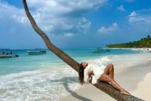 プライベート：サオナ島へのカタマラン船での冒険旅行をお楽しみください