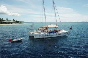 Privat: Heldags tur til Catalina-revet og strand med katamaran