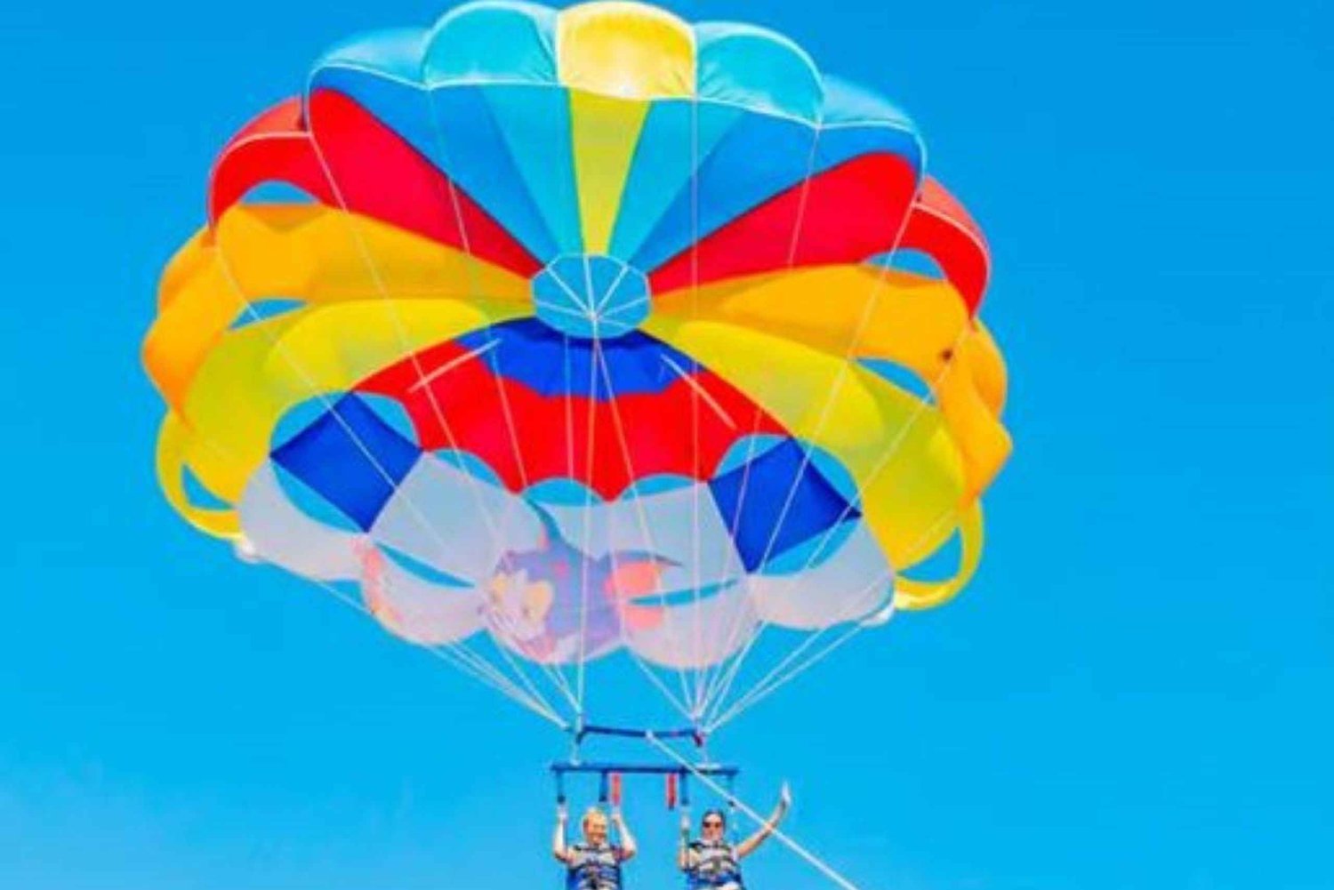 Aventura privada de parasailing sobre as praias de Punta Cana